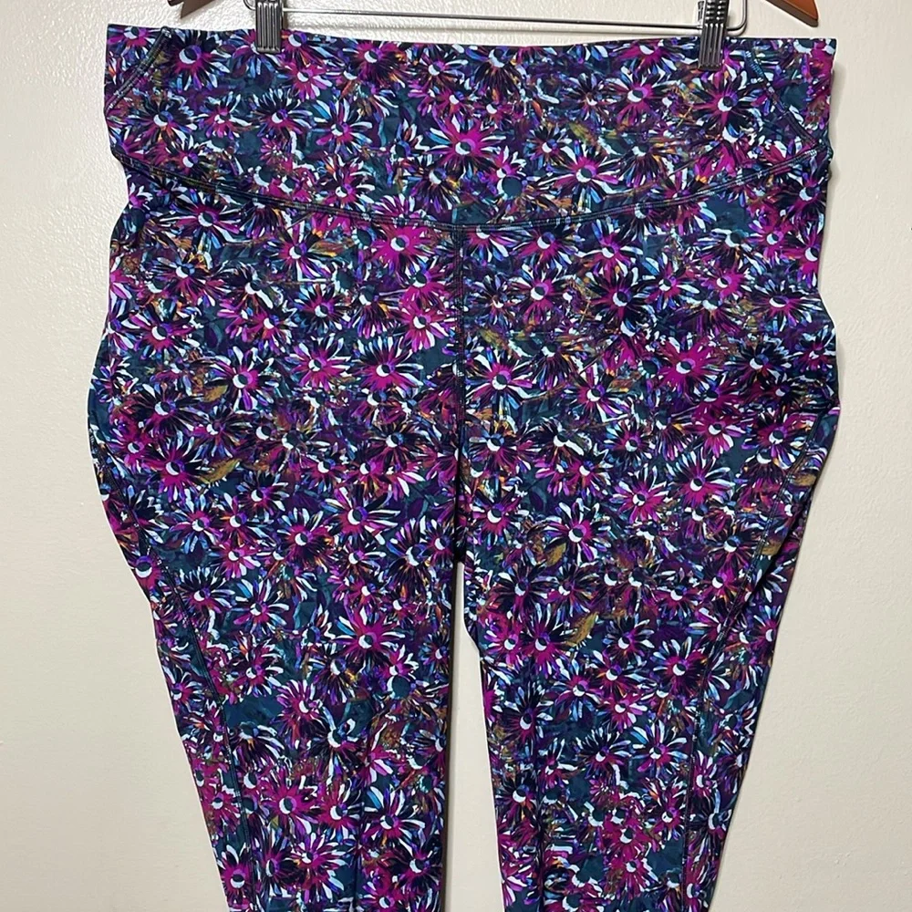 Lululemon Base Pace HR Run Tights 25" Size 20 Floral Electric Multi - Picture 5 of 8